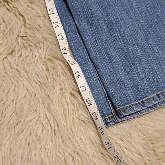 Tommy Hilfiger Womens Blue Bootcut Jeans Size 10 and sport tee shirt - Picture 12 of 12